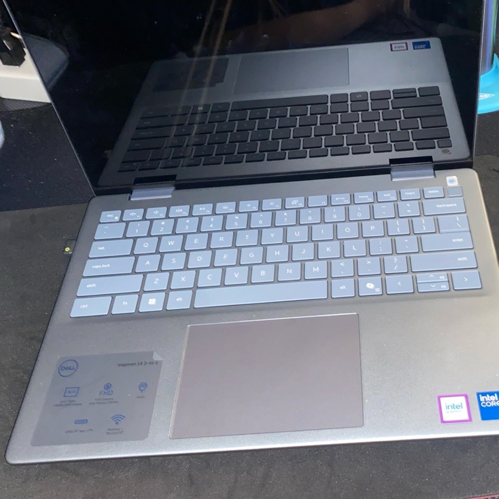 Bnwt Dell Inspiron 2-in-1 14” IPS LED FHD+ Touch Screen Laptop intel core5 512gb